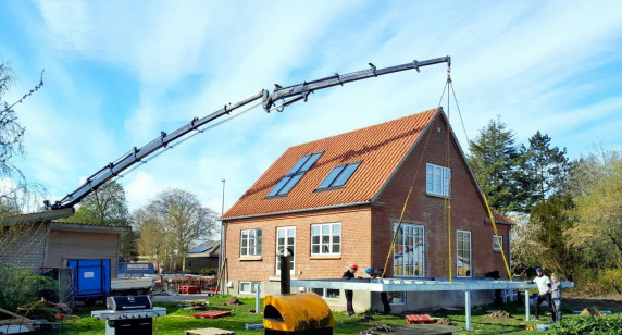 Kran og transport til metalbranchen